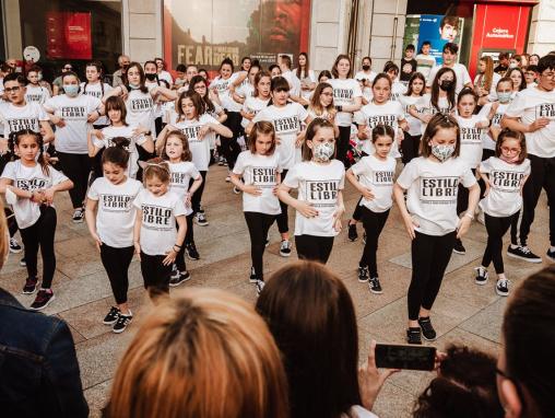 Escola de danza Estilo Libre actuación Shopping night 2022